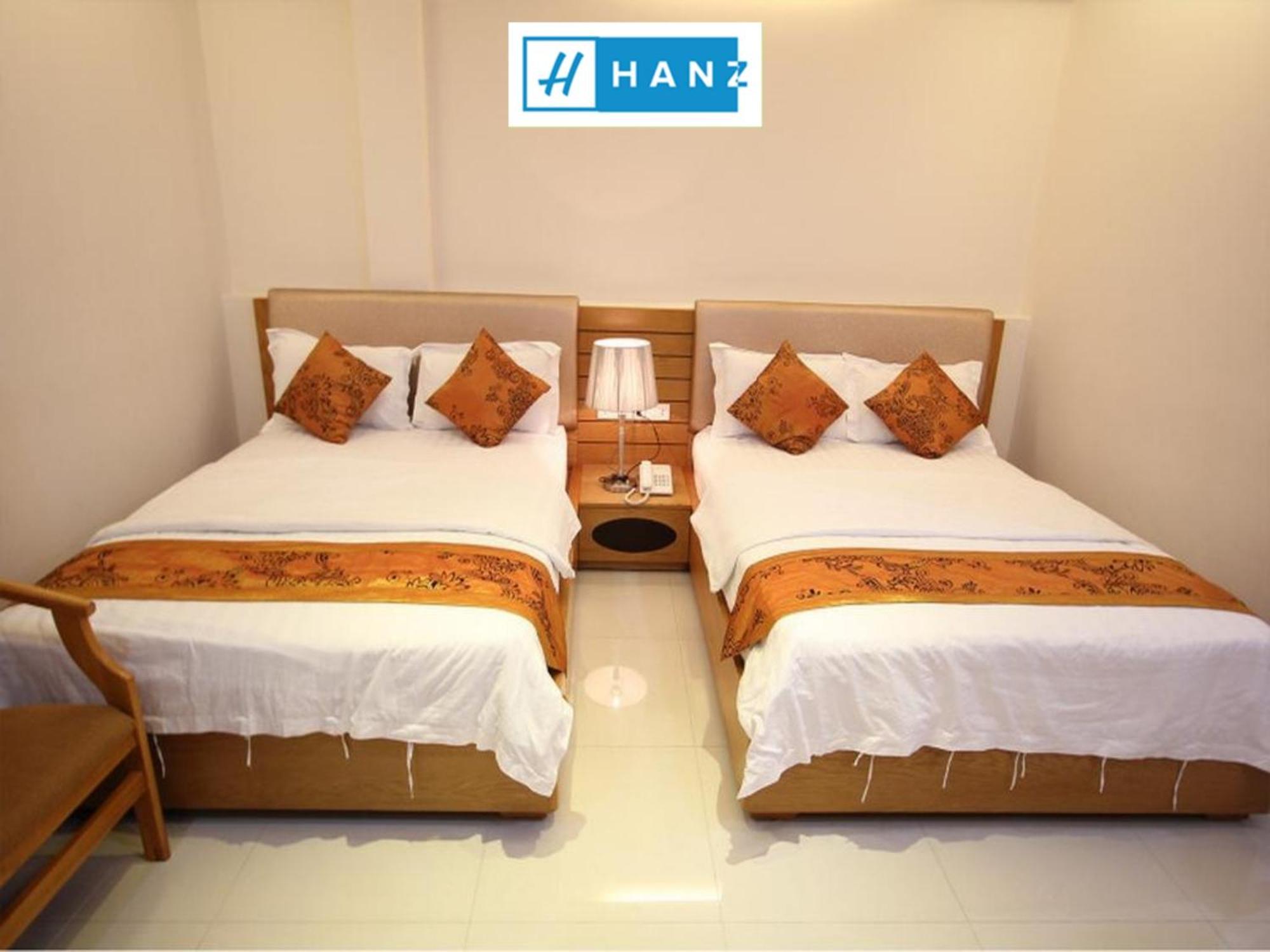 S79 Happy Hotel *
